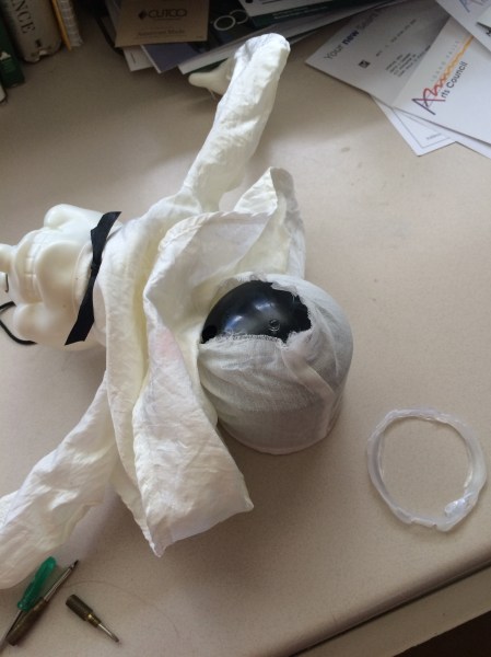 Yes, that'ring of hot glue sitting on he counter is supposed to be holding the ghost together