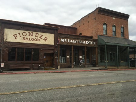 Where's all the tourists?